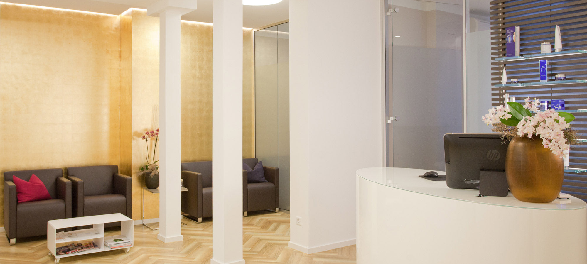 wartebereich_fachinstitut-dermasthetics-frankfurt-innenstadt.jpg